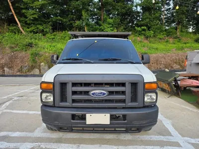 Ford E-Series 2011, 175000 км, за 14873.09 USD