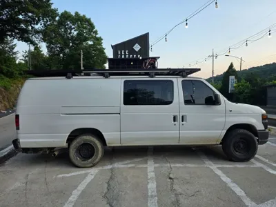 Ford E-Series 2011, 175000 км, за 14873.09 USD