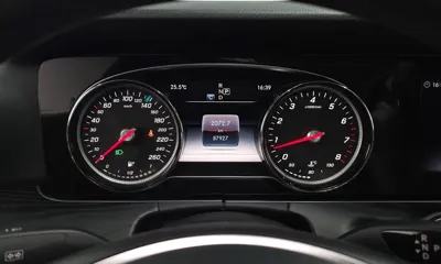Mercedes-Benz E-Class 2018, 87927 км, за 11896.24 USD - фото 8