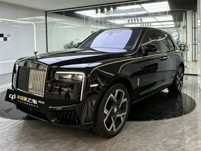 Rolls-Royce Cullinan · 2021 год