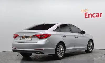 Hyundai Sonata 2015, 164392 км, за 4426.82 USD