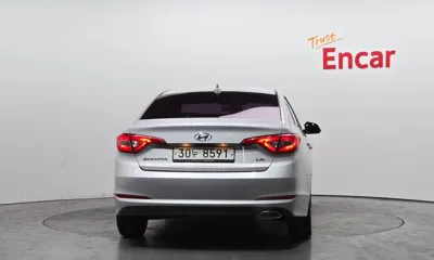 Hyundai Sonata 2015, 164392 км, за 4426.82 USD