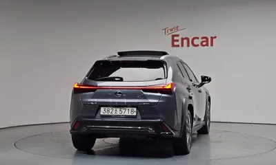 Lexus UX 2021, 40775 км, за 21872.8 USD