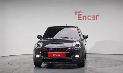 MINI Cooper 2019, 67249 км, за 11571.21 USD