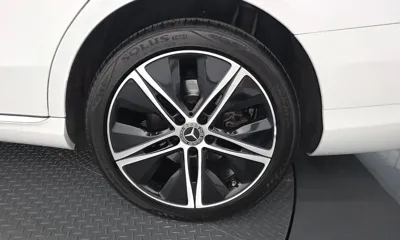 Mercedes-Benz C-Class 2019, 136327 км, за 14244.45 USD - фото 21