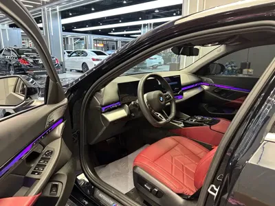 BMW 5 Series 2024, 10000 км, за 39132.73 USD