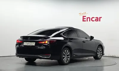 Lexus ES 2019, 184878 км, за 17486.83 USD