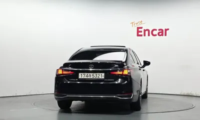 Lexus ES 2019, 184878 км, за 17486.83 USD