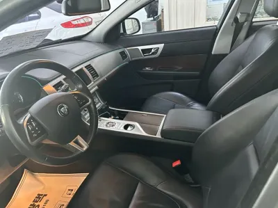 Jaguar XF 2014, 64754 км, за 4957.7 USD