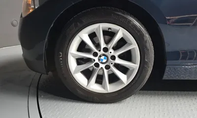 BMW 1-Series 2013, 160310 км, за 2560.06 USD
