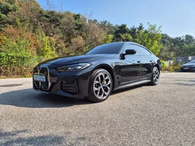 BMW i4 2022, 73448 км, за 28238.3 USD