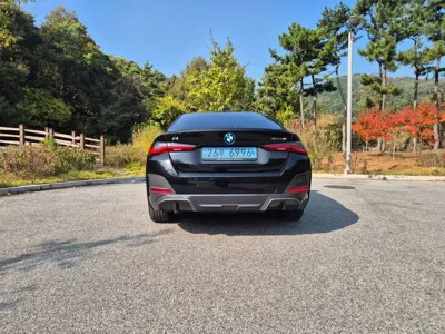 BMW i4 2022, 73448 км, за 28238.3 USD