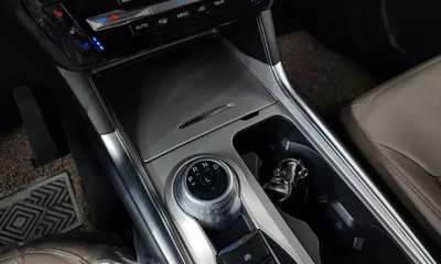 Ford Explorer 2022, 44382 км, за 21172.06 USD - фото 9