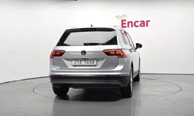 Volkswagen Tiguan 2018, 151426 км, за 10944.63 USD