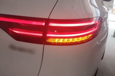 Mercedes-Benz EQC 2020, 46300 км, за 23592 USD - фото 9