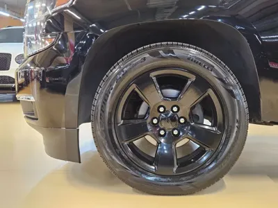 Chevrolet Surburban 2017, 85000 км, за 24069.76 USD