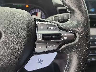 Hyundai Veloster 2019, 204716 км, за 5850.61 USD - фото 17