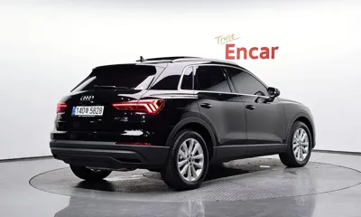 Audi Q3 2025, 23041 км, за 26782.2 USD