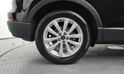 Audi Q3 2025, 23041 км, за 26782.2 USD