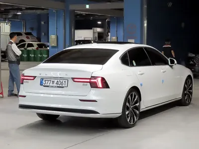 Volvo S90 2026, 2455 км, за 39057.37 USD