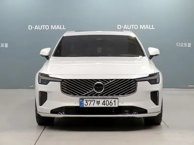 Volvo S90 2026, 2455 км, за 39057.37 USD