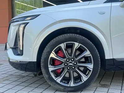 Cadillac XT5 2024, 8000 км, за 37789.36 USD