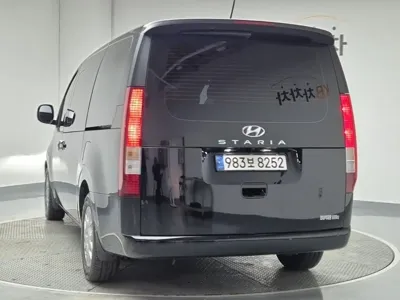 Hyundai Staria 2022, 13049 км, за 17120.58 USD