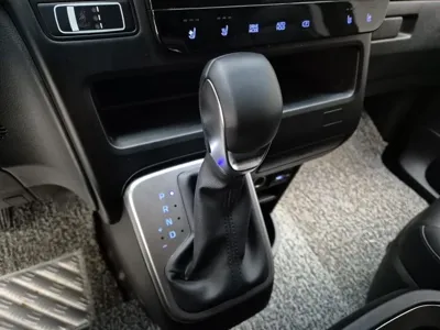 Hyundai Staria 2022, 13049 км, за 17001.44 USD - фото 8