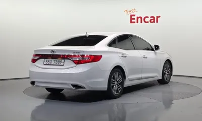 Hyundai Grandeur 2014, 127411 км, за 4400.94 USD