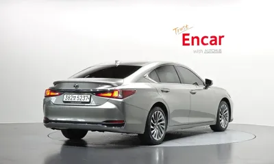 Lexus ES 2023, 30902 км, за 29473.55 USD