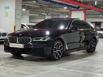 BMW 5-Series · 2021 год