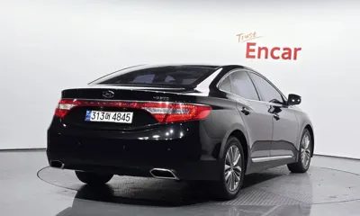 Hyundai Grandeur 2016, 211880 км, за 2973.24 USD