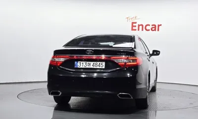 Hyundai Grandeur 2016, 211880 км, за 2973.24 USD