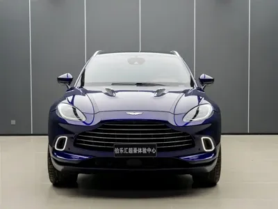 Aston Martin DBX 2023, 57000 км, за 145376.82 USD