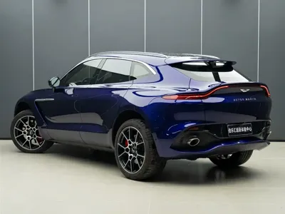 Aston Martin DBX 2023, 57000 км, за 145376.82 USD