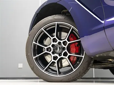 Aston Martin DBX 2023, 57000 км, за 145376.82 USD