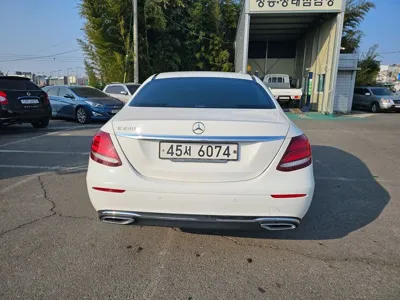 Mercedes-Benz E-Class 2018, 212239 км, за 11750.03 USD