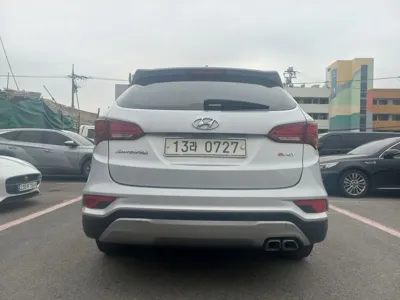 Hyundai Santafe 2016, 223041 км, за 4529.34 USD