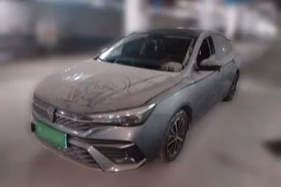 Roewe i5 2021, 11900 км, за 5769 USD - фото 6