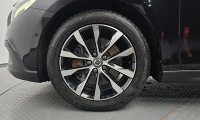 Volvo V40 2019, 57432 км, за 10906.94 USD