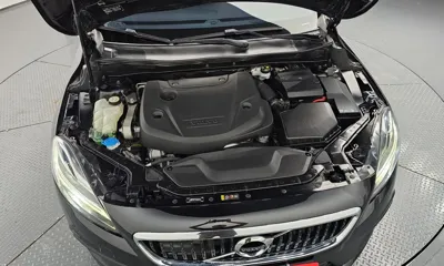 Volvo V40 2019, 57432 км, за 10906.94 USD - фото 6
