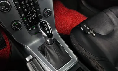 Volvo V40 2019, 57432 км, за 10906.94 USD - фото 9