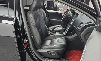 Volvo V40 2019, 57432 км, за 10906.94 USD - фото 26