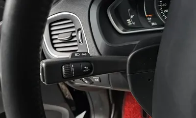 Volvo V40 2019, 57432 км, за 10906.94 USD - фото 27