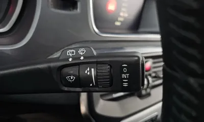 Volvo V40 2019, 57432 км, за 10906.94 USD - фото 28