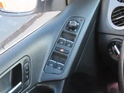 Volkswagen Tiguan 2016, 209626 км, за 3633.96 USD - фото 13