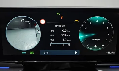 Hyundai Grandeur 2023, 45525 км, за 21683.91 USD - фото 8