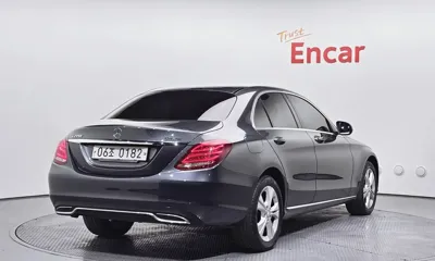 Mercedes-Benz C-Class 2016, 132876 км, за 9035.95 USD