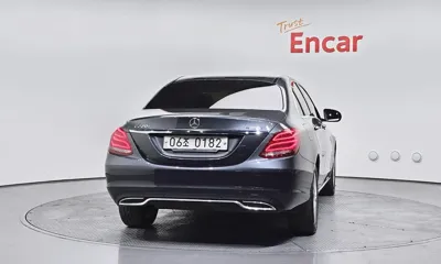 Mercedes-Benz C-Class 2016, 132876 км, за 9035.95 USD