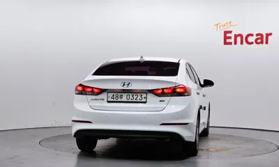 Hyundai Avante 2017, 184900 км, за 4488.68 USD